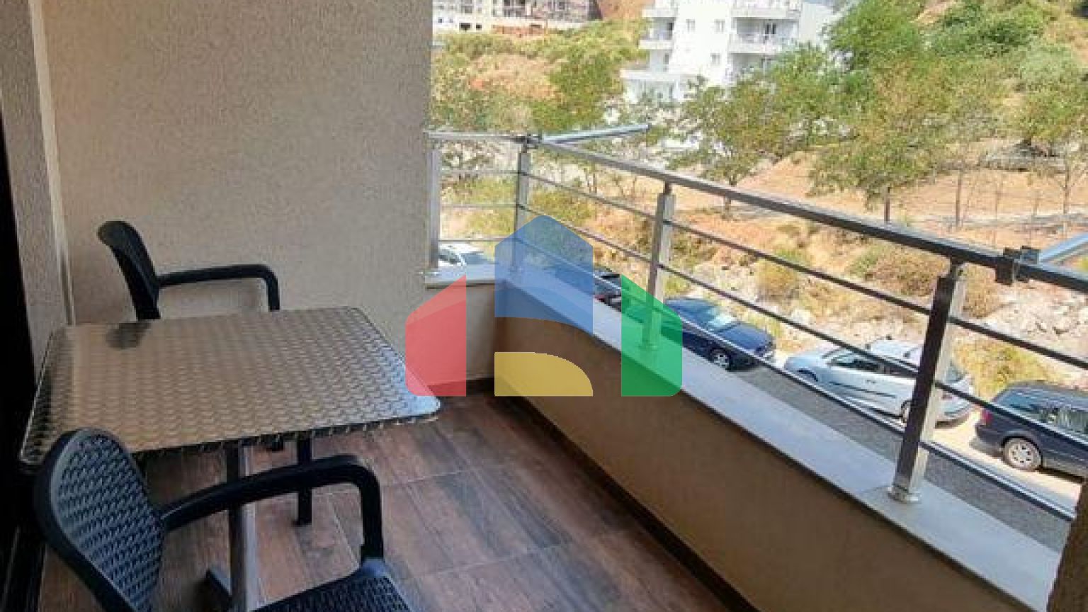 Квартира с 1 спальней в Бечичи недалеко от моря