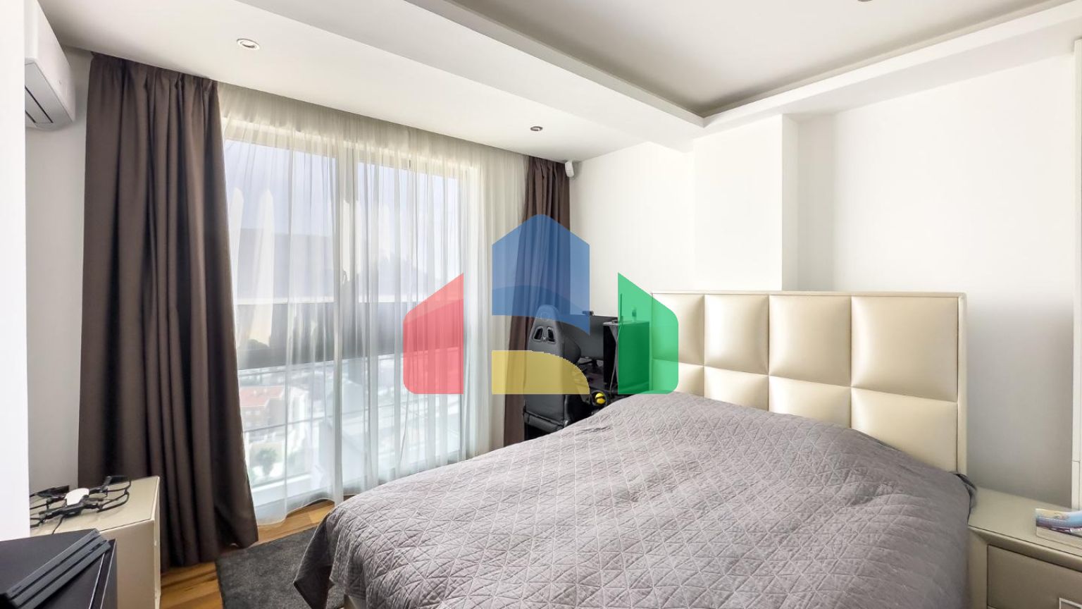 Роскошный двухэтажный пентхаус в Бечичи