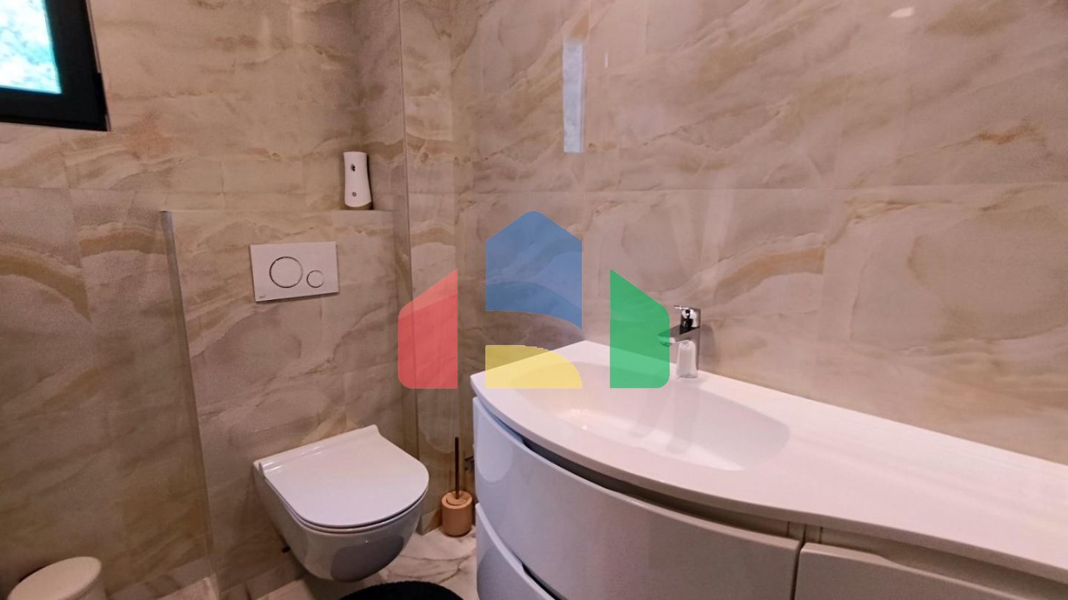 Роскошный двухэтажный пентхаус в Бечичи