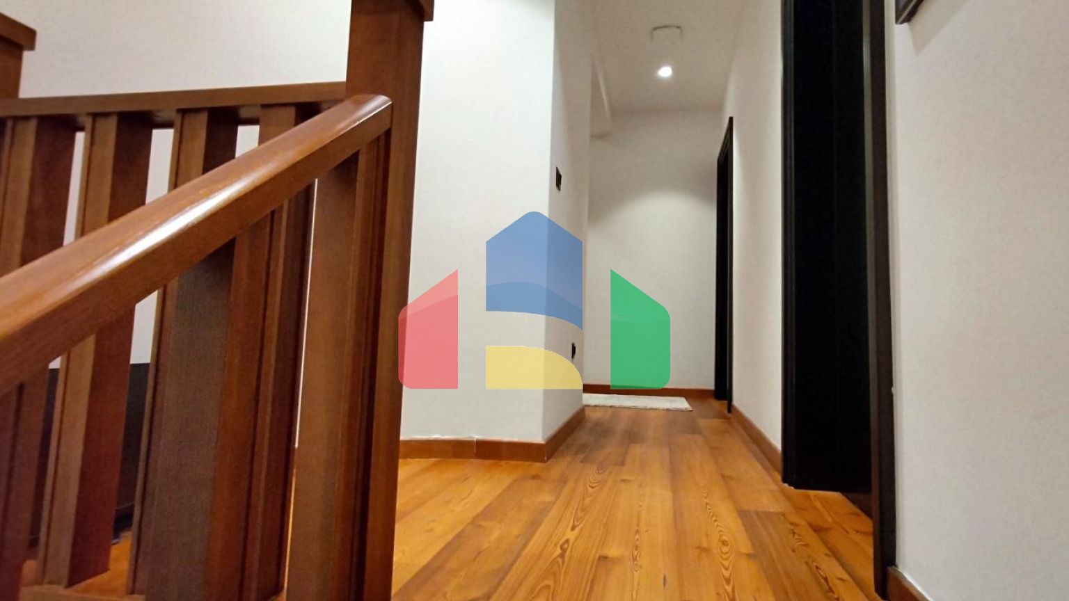 Роскошный двухэтажный пентхаус в Бечичи