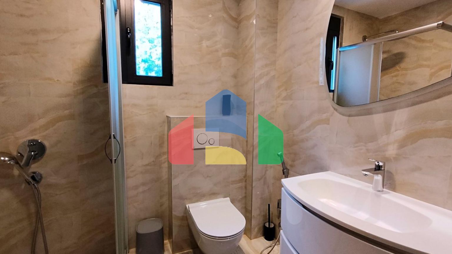 Роскошный двухэтажный пентхаус в Бечичи