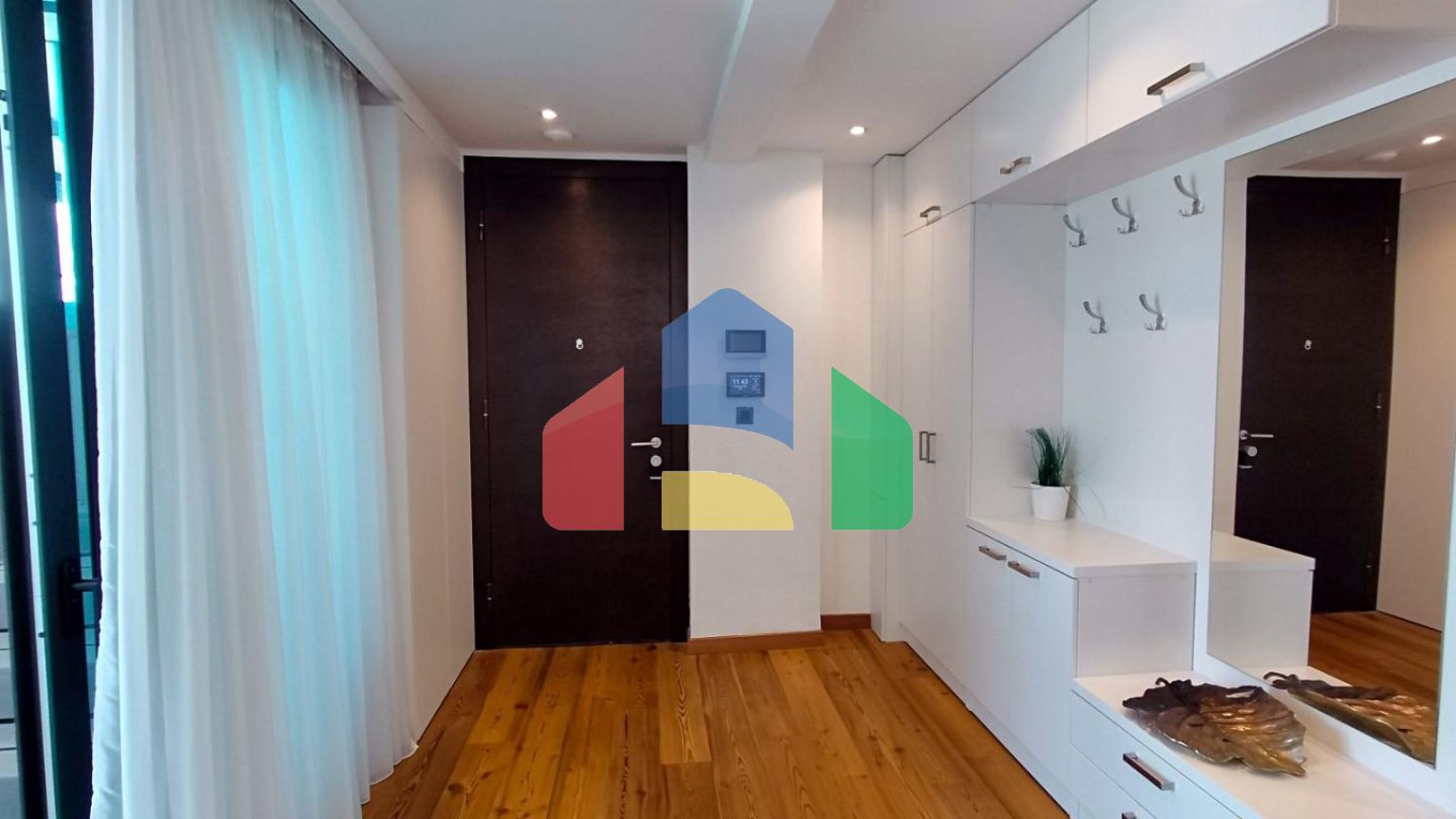 Роскошный двухэтажный пентхаус в Бечичи