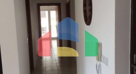 Четырехкомнатная квартира в новом доме с гаражом