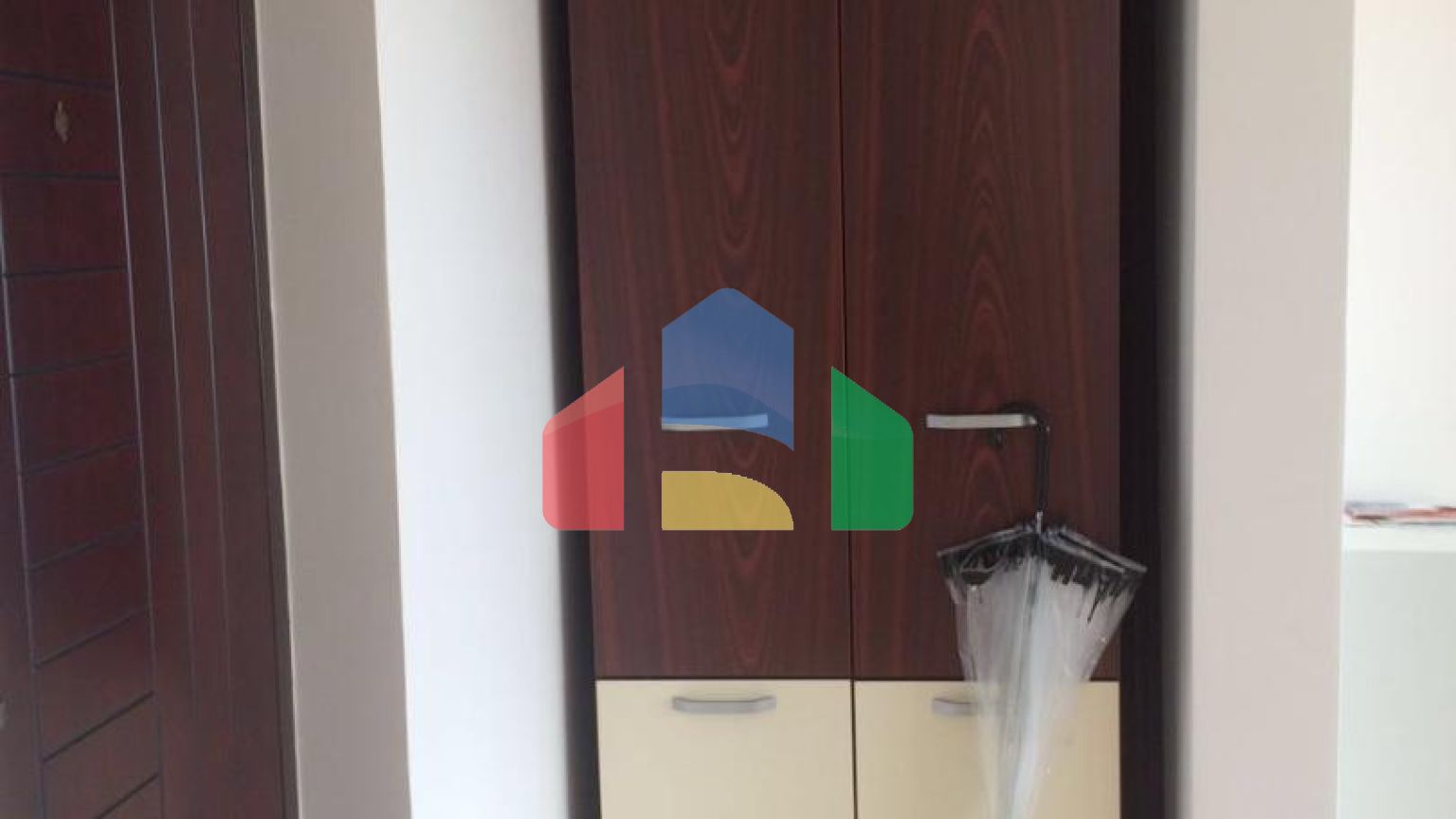 Четырехкомнатная квартира в новом доме с гаражом