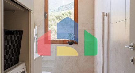 Премиум квартира в жилом комплексе с бассейном расположенная в Бечичи, пригород Будвы.