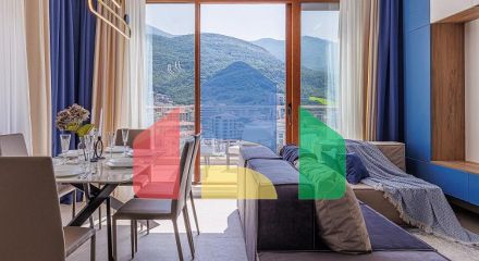 Премиум квартира в жилом комплексе с бассейном расположенная в Бечичи, пригород Будвы.