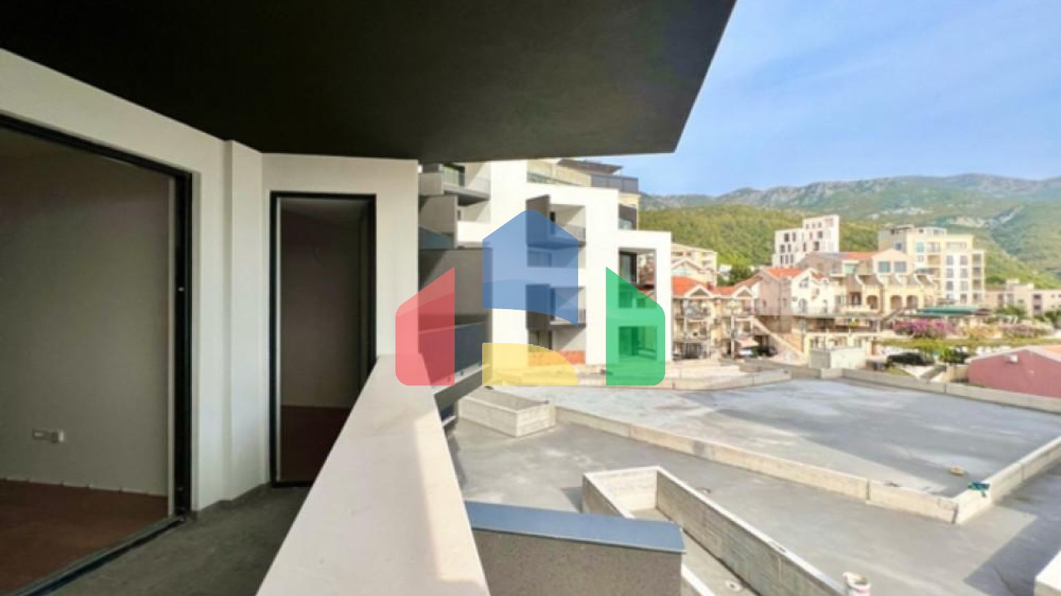 Будванская ривьера, район Бечичи. Новый жилой комплекс в популярном районе.