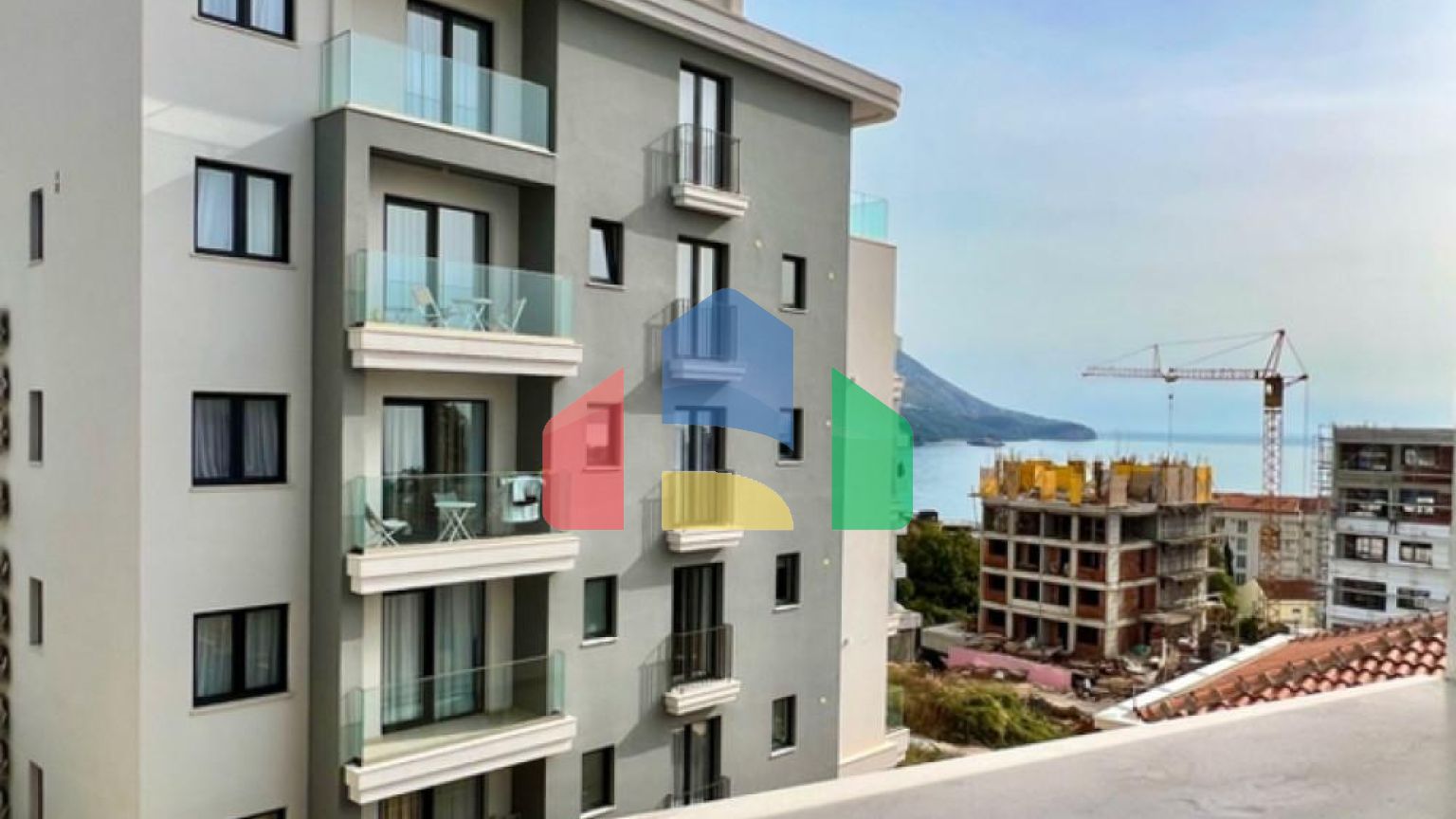 Будванская ривьера, район Бечичи. Новый жилой комплекс в популярном районе.