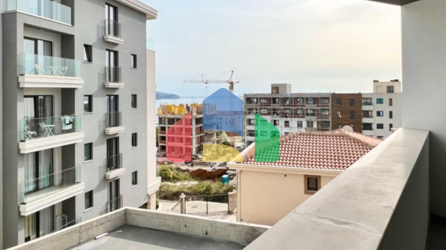 Будванская ривьера, район Бечичи. Новый жилой комплекс в популярном районе.