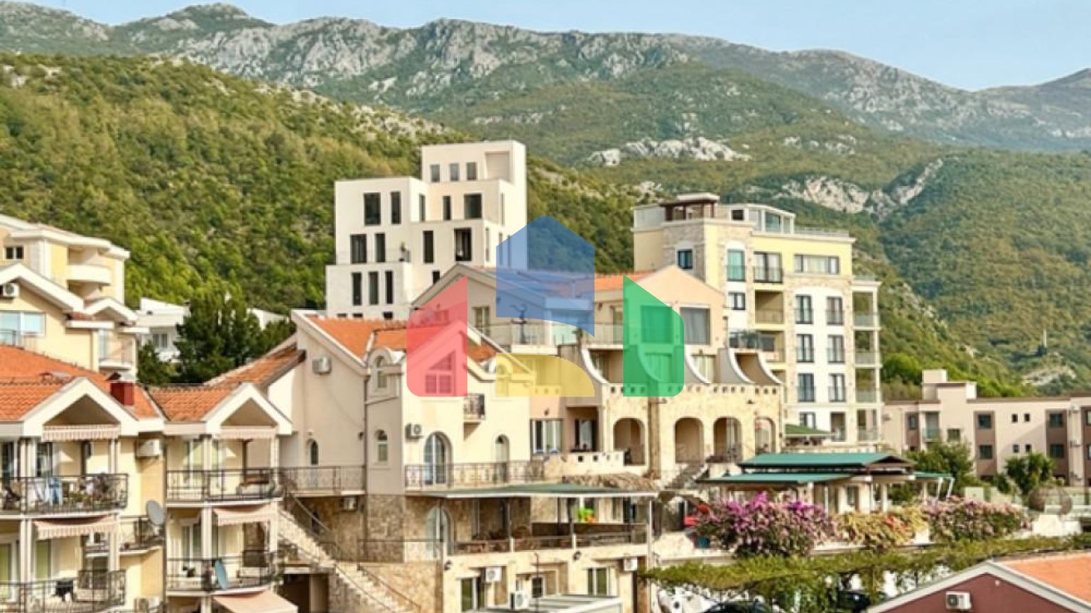 Будванская ривьера, район Бечичи. Новый жилой комплекс в популярном районе.