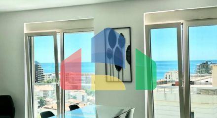 Продается светлая новая квартира в ЖК Fablife с панорамным видом на море, горы и Бечичи.
