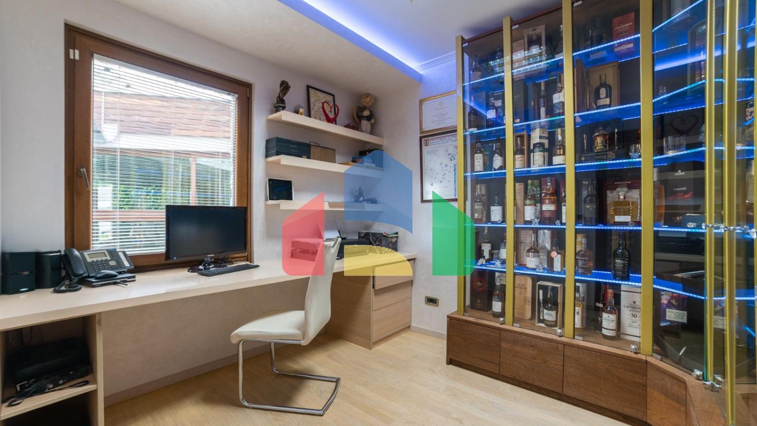 Уникальный жилой комплекс в поселке Ивановичи (Бечичи).