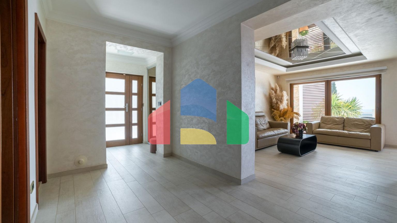 Уникальный жилой комплекс в поселке Ивановичи (Бечичи).