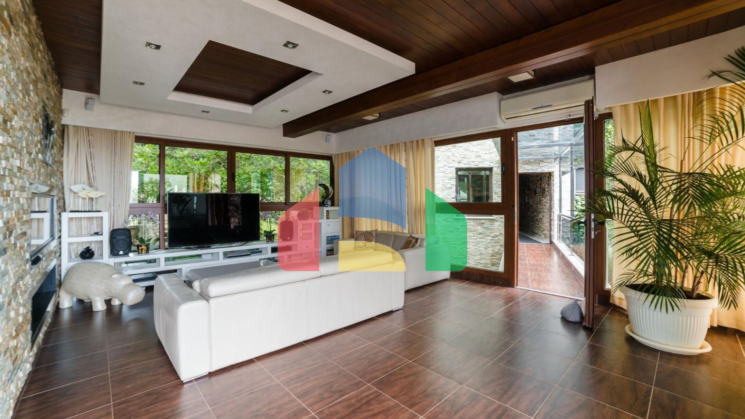 Уникальный жилой комплекс в поселке Ивановичи (Бечичи).