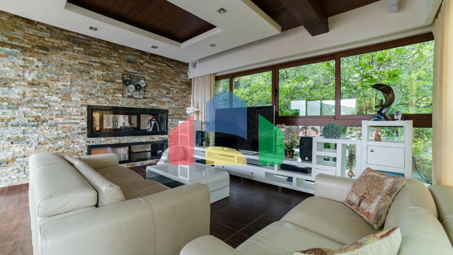 Уникальный жилой комплекс в поселке Ивановичи (Бечичи).