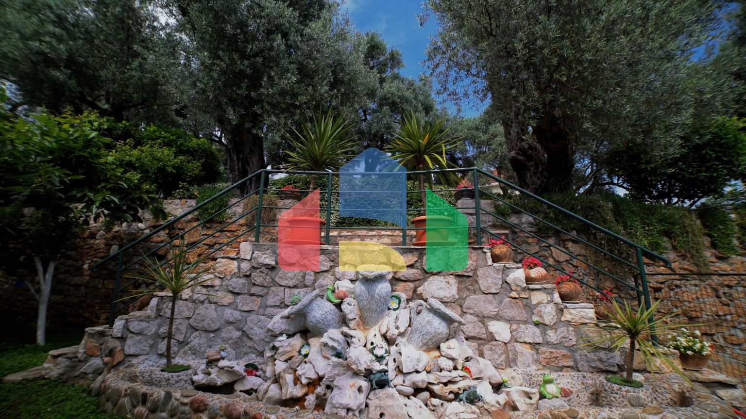 Уникальный жилой комплекс в поселке Ивановичи (Бечичи).