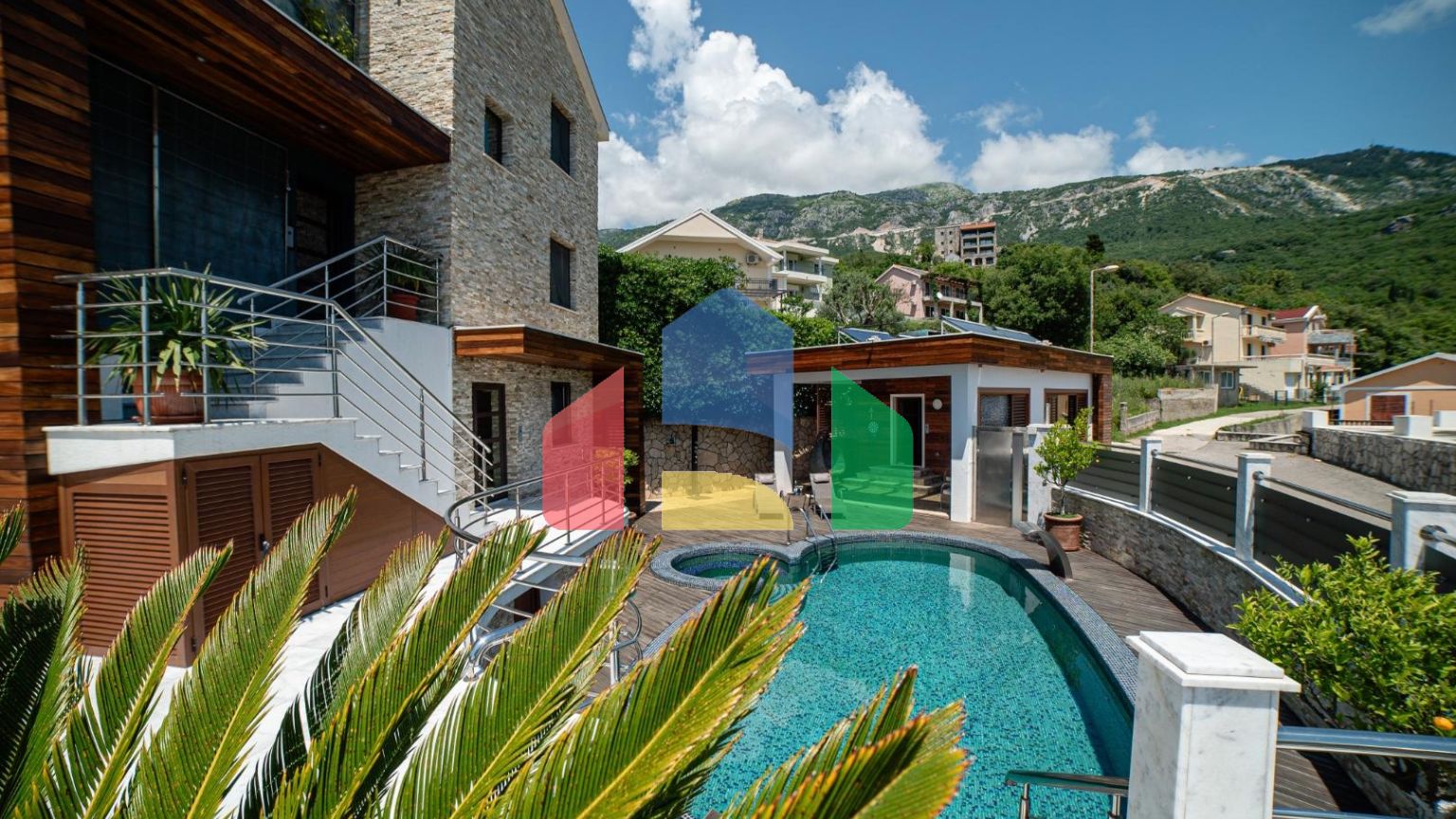 Уникальный жилой комплекс в поселке Ивановичи (Бечичи).