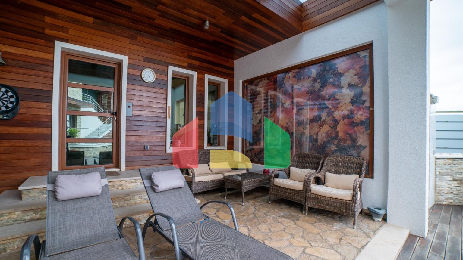 Уникальный жилой комплекс в поселке Ивановичи (Бечичи).