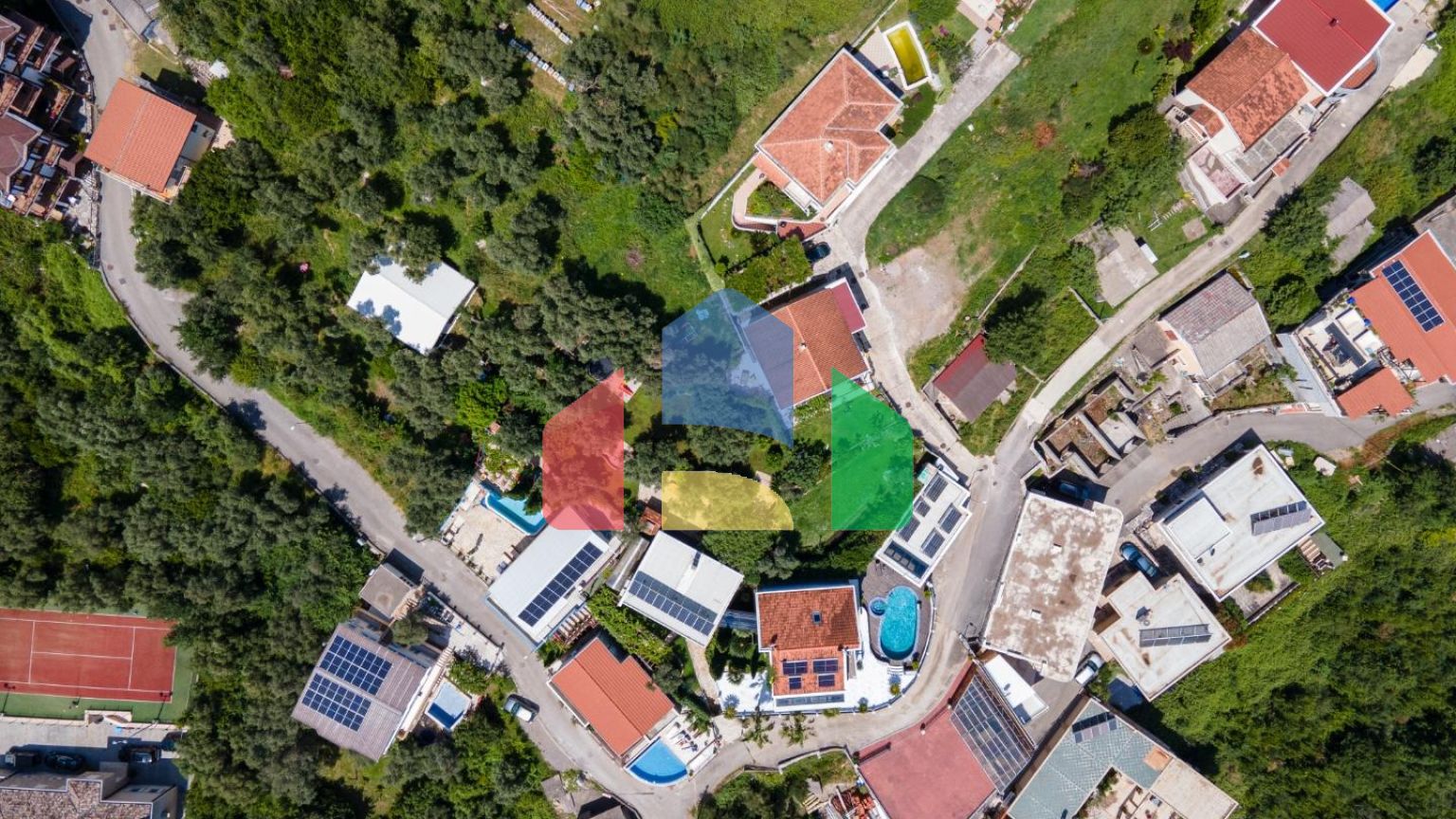 Уникальный жилой комплекс в поселке Ивановичи (Бечичи).