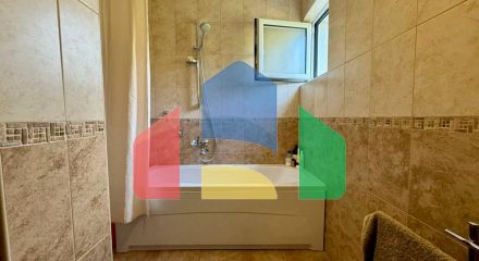 Квартира с двумя спальнями, с шикарным видом на море и горы!