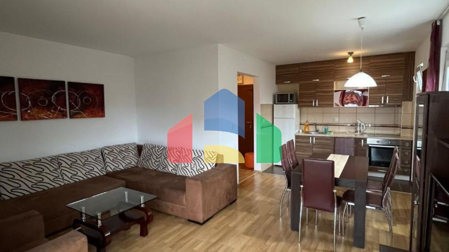 Квартира с двумя спальнями и двумя балконами в Бечичи