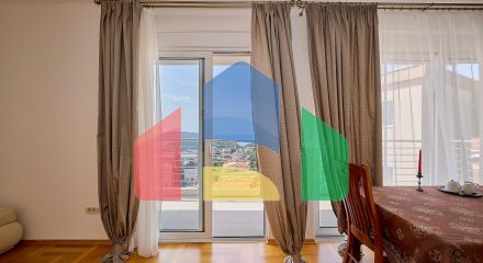 Two bedroom apartment with a gorgeous view of the sea and mountains
