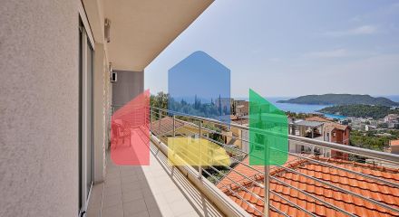 Квартира с двумя спальнями, с шикарным видом на море и горы