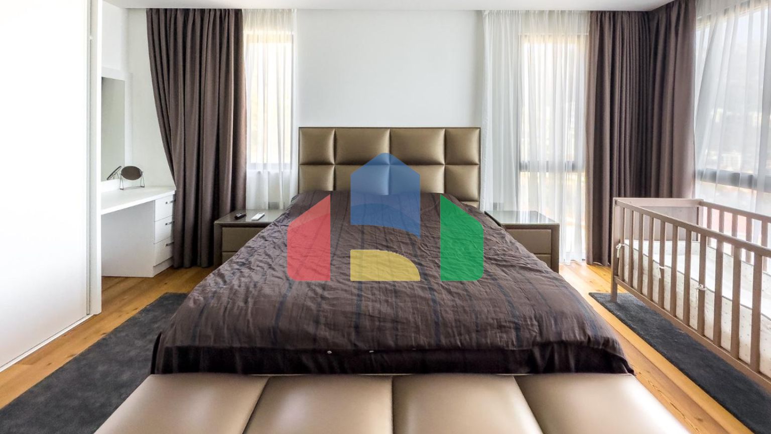 Продаётся роскошный двухэтажный пентхаус с бассейном и панорамным видом на море!