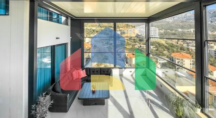 Продаётся роскошный двухэтажный пентхаус с бассейном и панорамным видом на море!