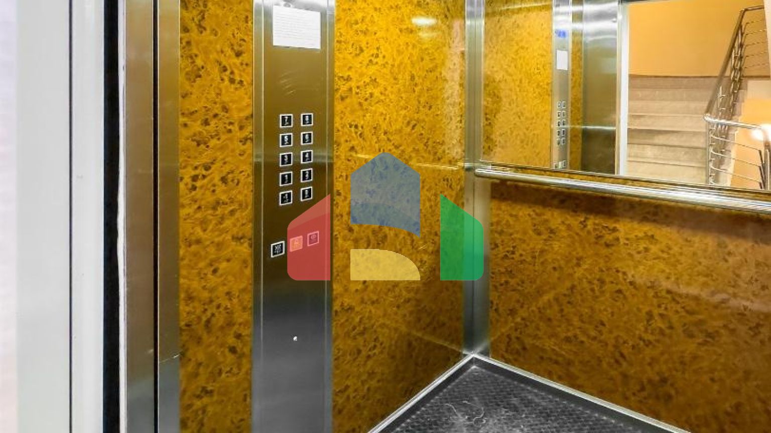 Продаётся роскошный двухэтажный пентхаус с бассейном и панорамным видом на море!