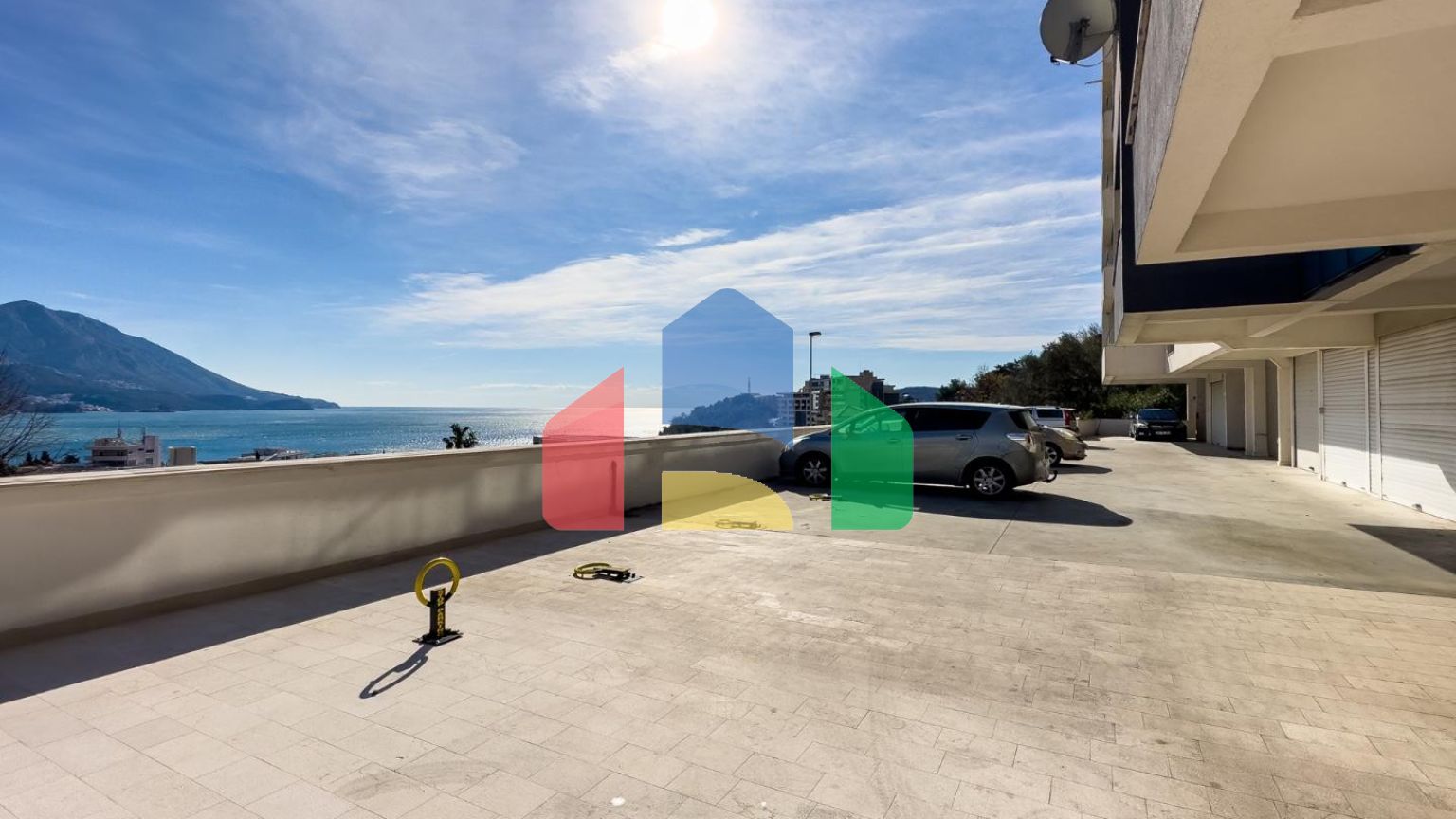 Продаётся роскошный двухэтажный пентхаус с бассейном и панорамным видом на море!