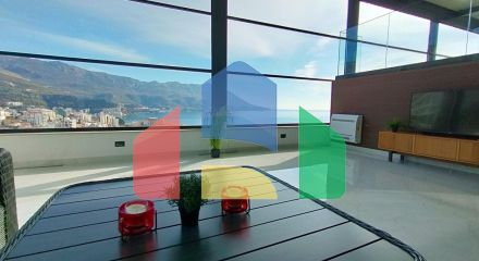 Продаётся роскошный двухэтажный пентхаус с бассейном и панорамным видом на море!