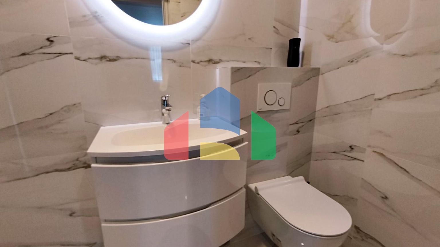 Продаётся роскошный двухэтажный пентхаус с бассейном и панорамным видом на море!