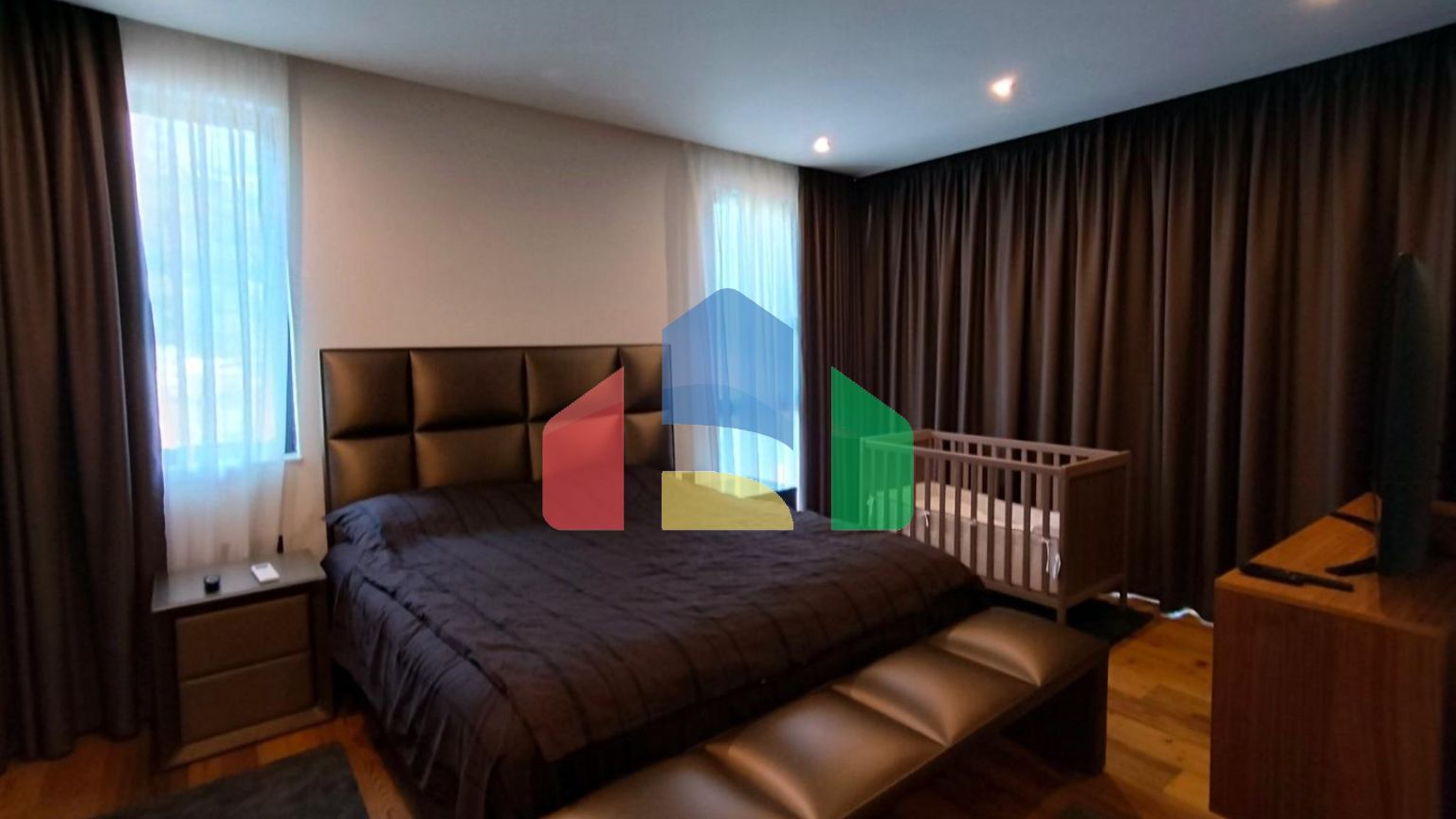 Продаётся роскошный двухэтажный пентхаус с бассейном и панорамным видом на море!