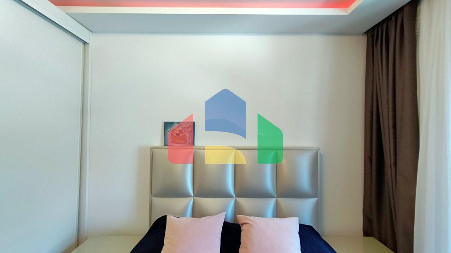 Продаётся роскошный двухэтажный пентхаус с бассейном и панорамным видом на море!