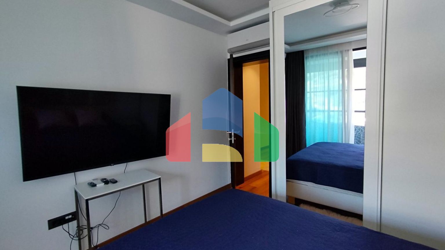 Продаётся роскошный двухэтажный пентхаус с бассейном и панорамным видом на море!