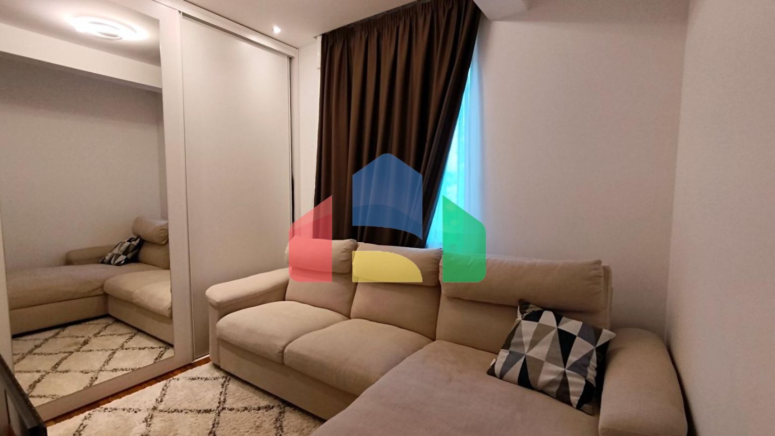 Продаётся роскошный двухэтажный пентхаус с бассейном и панорамным видом на море!