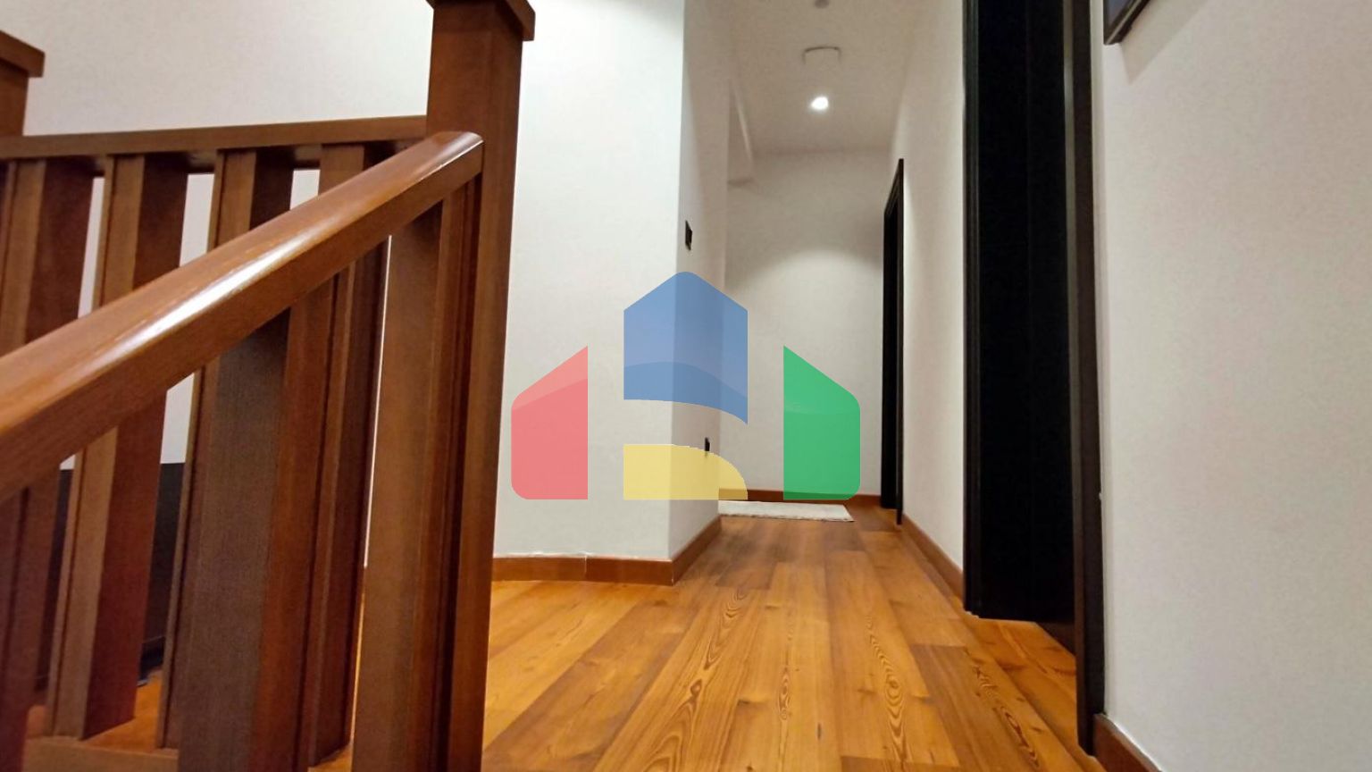 Продаётся роскошный двухэтажный пентхаус с бассейном и панорамным видом на море!