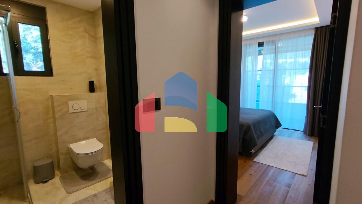 Продаётся роскошный двухэтажный пентхаус с бассейном и панорамным видом на море!