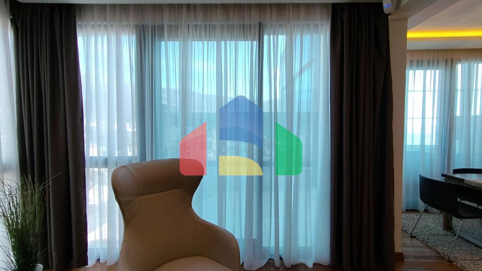 Продаётся роскошный двухэтажный пентхаус с бассейном и панорамным видом на море!