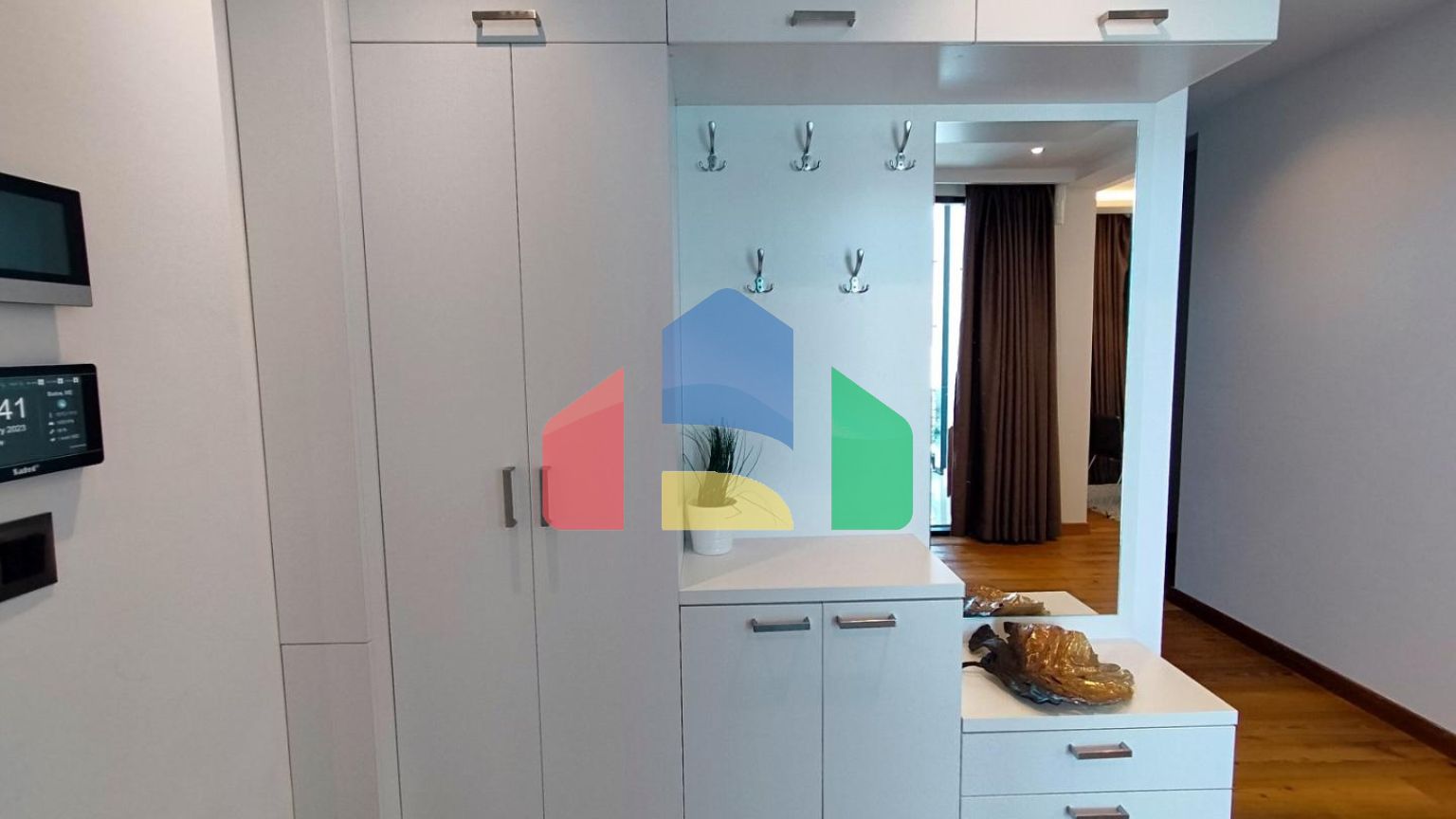 Продаётся роскошный двухэтажный пентхаус с бассейном и панорамным видом на море!