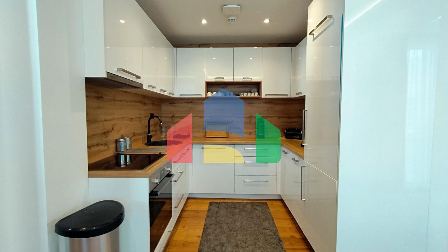 Продаётся роскошный двухэтажный пентхаус с бассейном и панорамным видом на море!