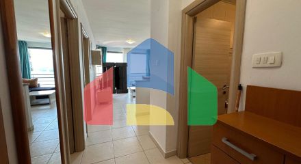 Квартира с 2 спальнями и панорамным видом на море в Бечичи