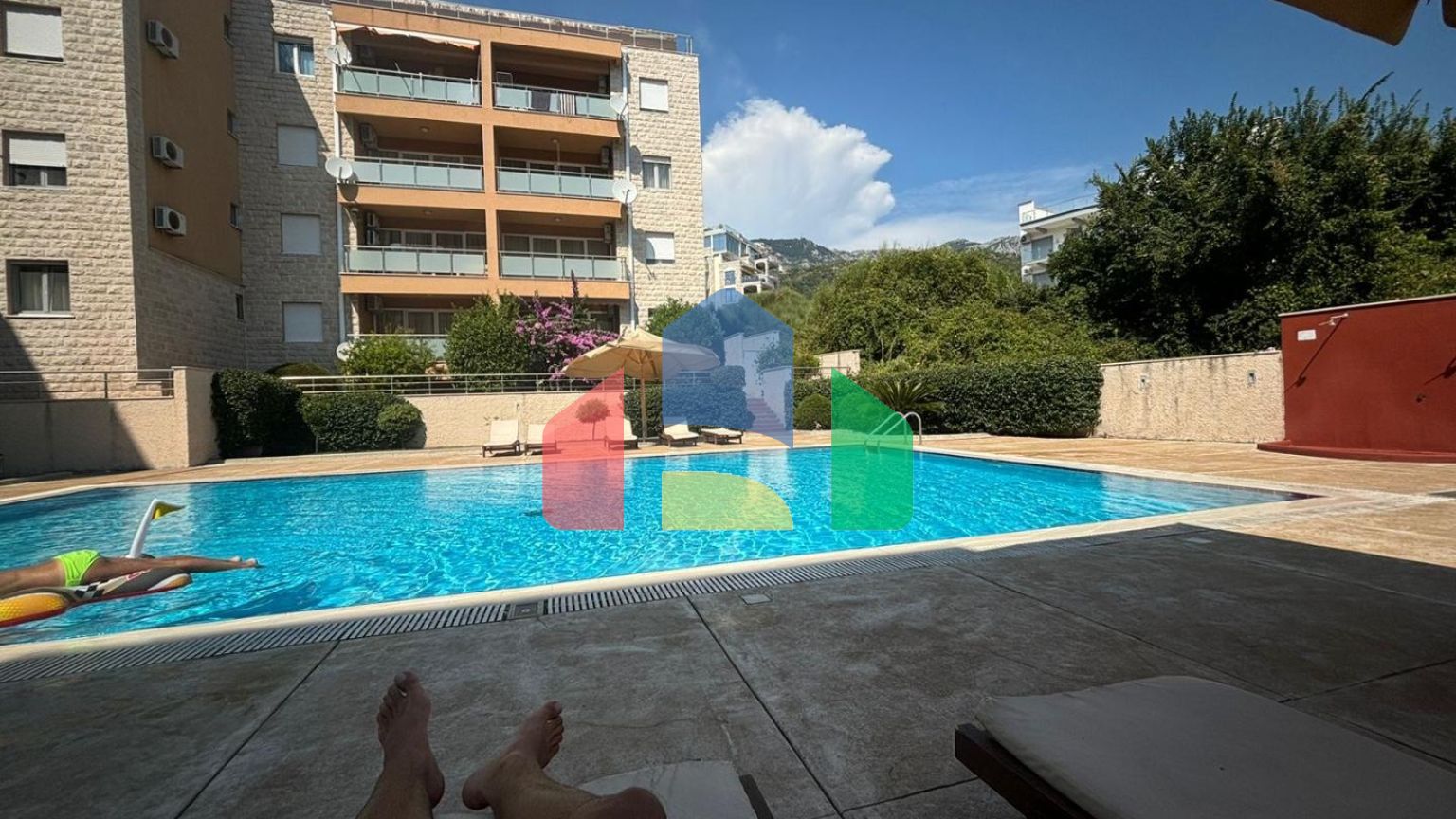 Квартира с 2 спальнями в жилом комплексе Becici One