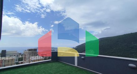 Three-storey house with underground garage for sale, €430,000
