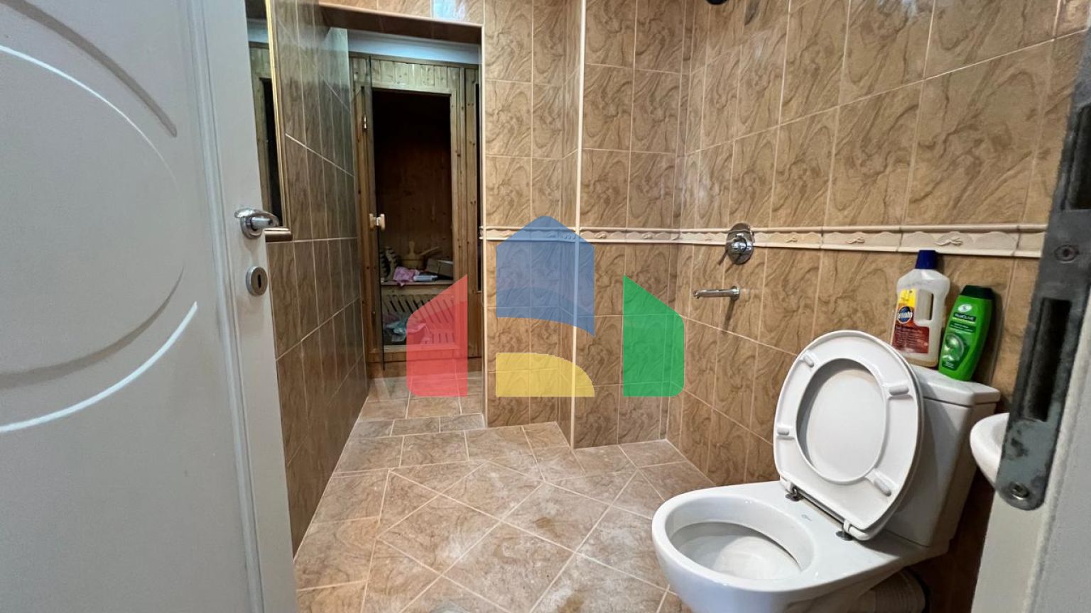 Продается трехэтажный дом с подземным гаражом, 430 000 €