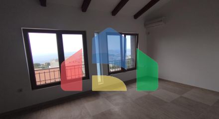 Продается трехэтажный дом с подземным гаражом, 430 000 €