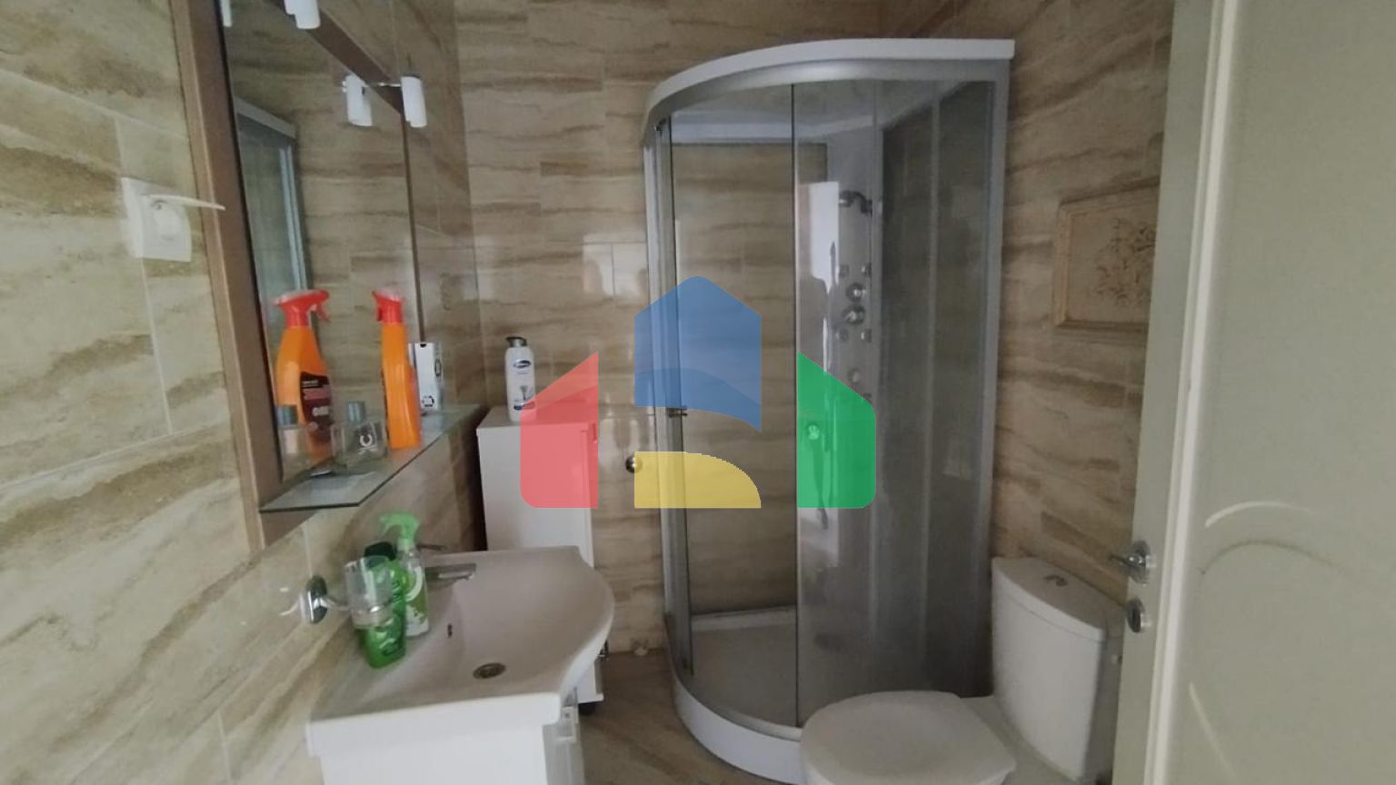 Продается трехэтажный дом с подземным гаражом, 430 000 €