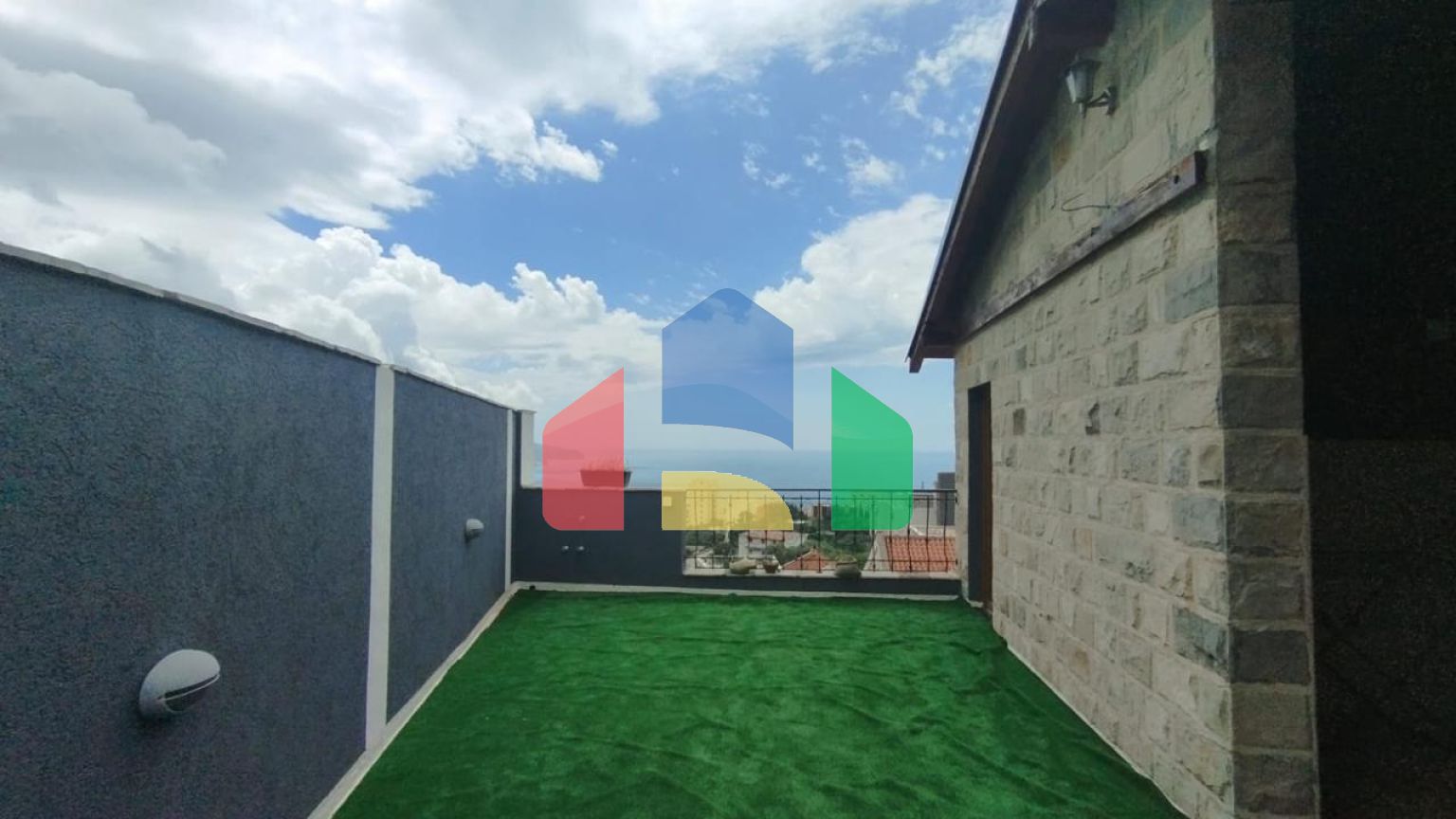 Продается трехэтажный дом с подземным гаражом, 430 000 €