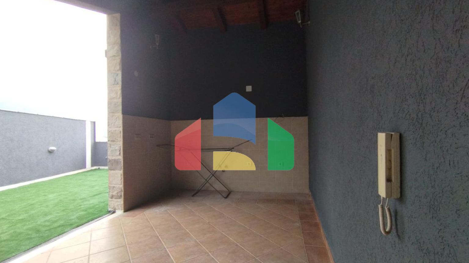 Продается трехэтажный дом с подземным гаражом, 430 000 €